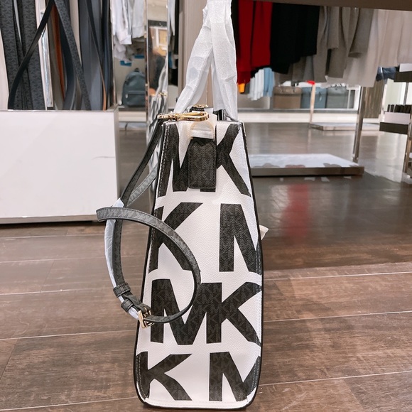 Michael Kors Kenly Large NS Tote - Picture 6 of 11